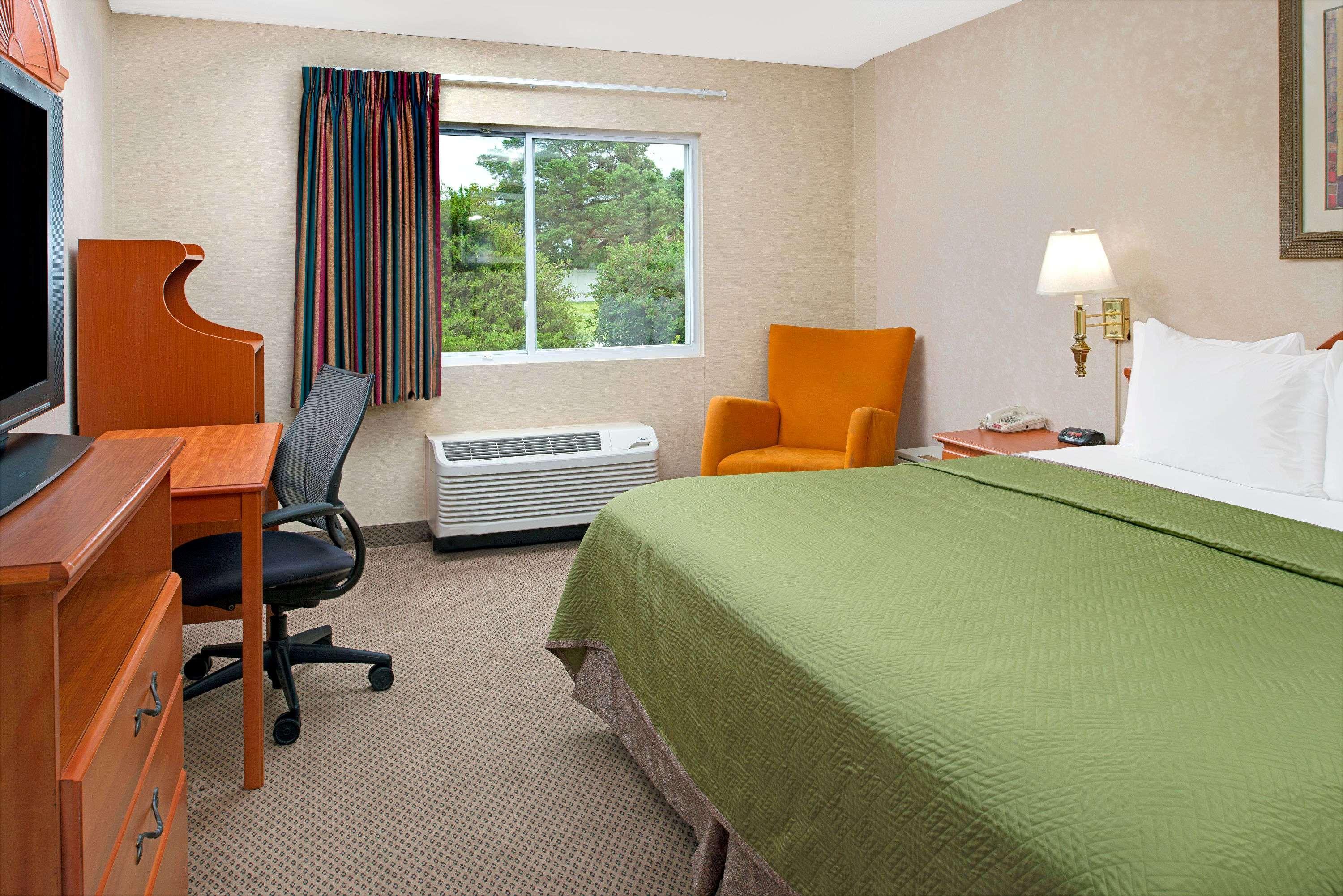 Travelodge By Wyndham Lincoln Airport I-80 Exterior foto